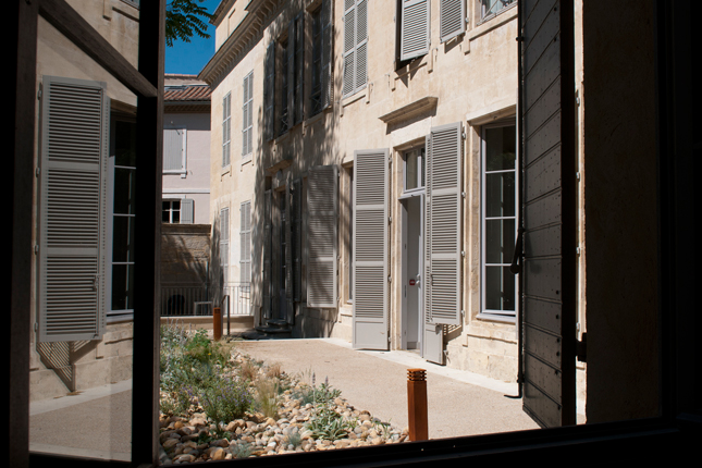 Locaux associatifs Chartrouse - cour