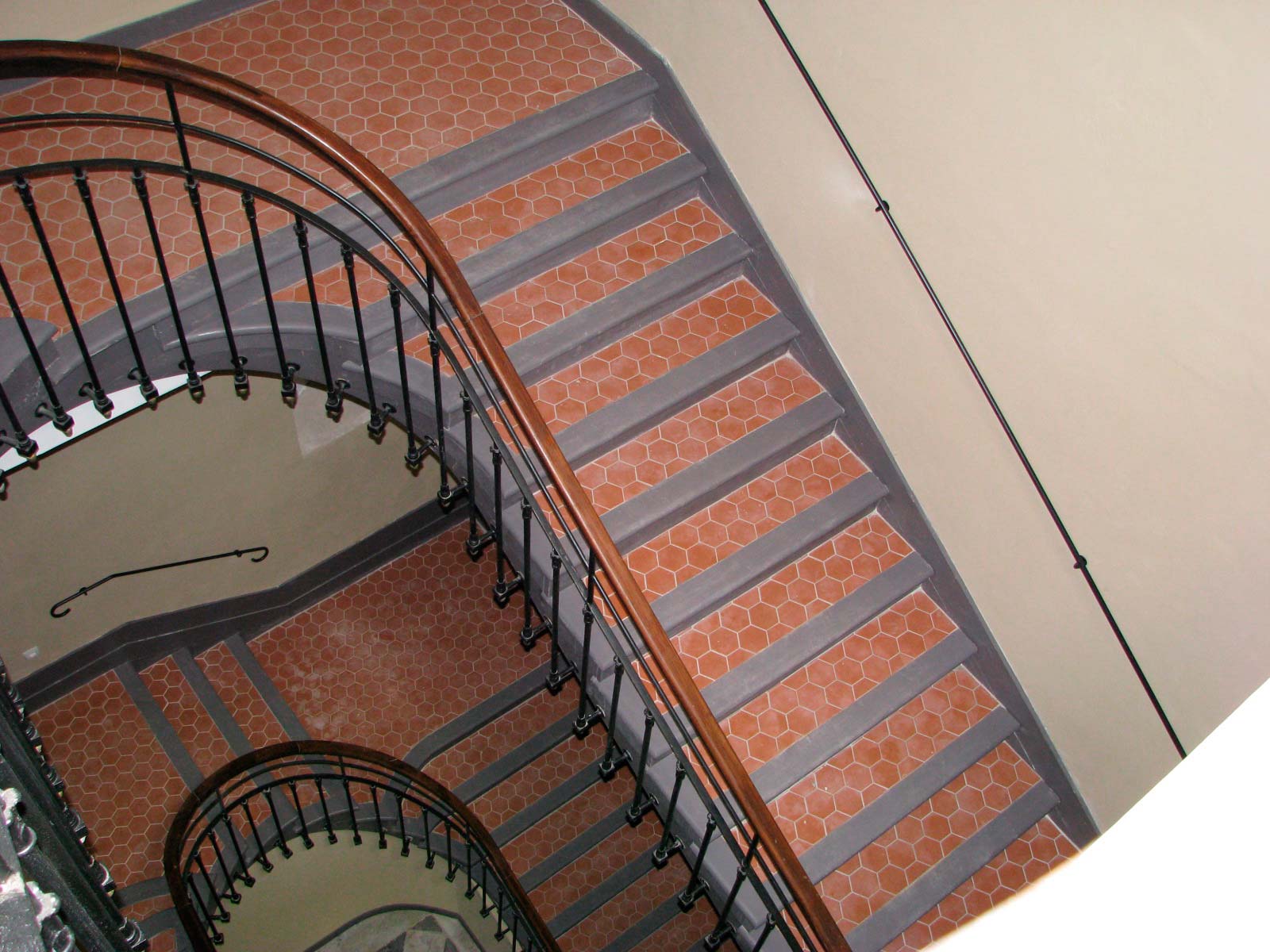 Locaux associatifs Chartrouse - escaliers