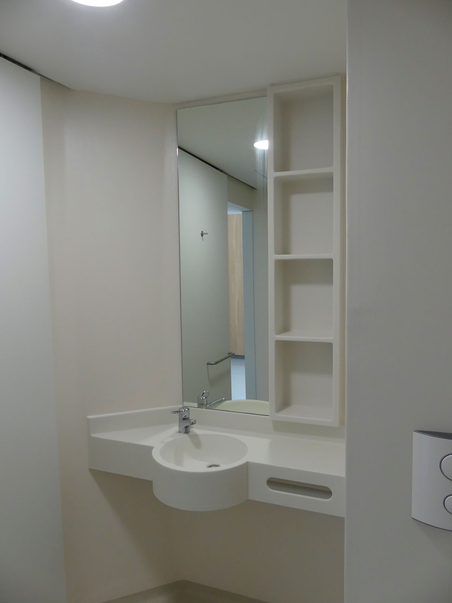 Centre soins Caveirac - salle d'eau