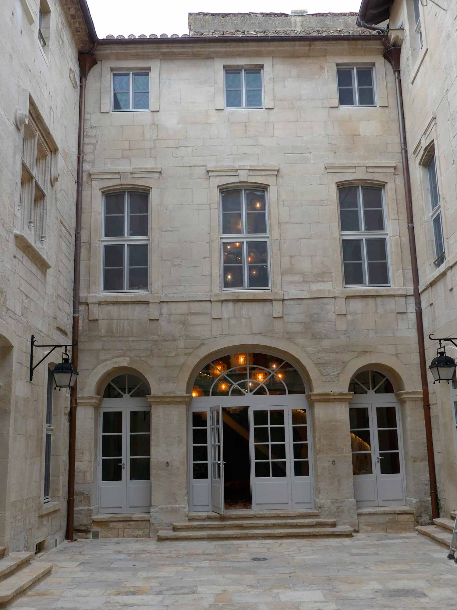 Hotel d'Arlatan - le patio